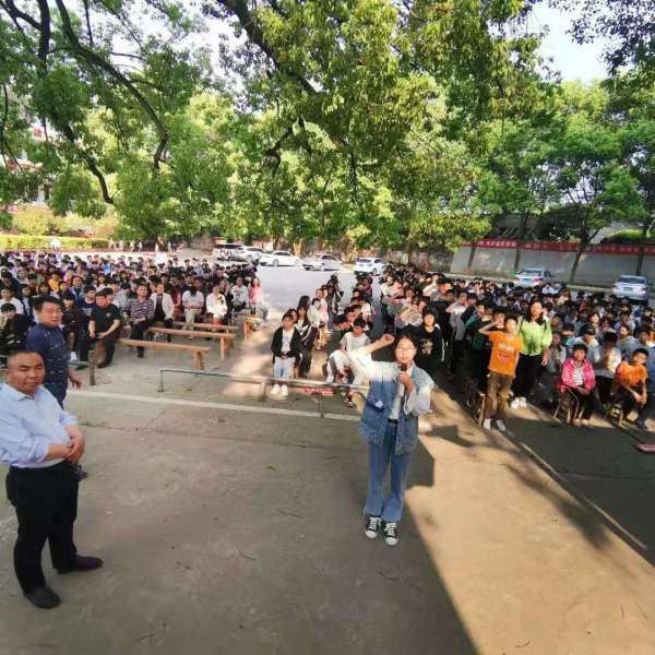 宁远县冷水镇中心学校举行2021年中考动员誓师大会