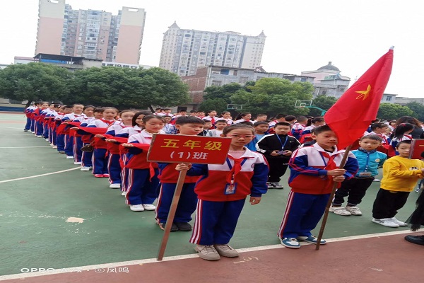 宁远县实验小学举行少先队新队员 入队仪式